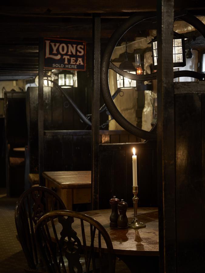 Compasses Inn Tisbury Εξωτερικό φωτογραφία