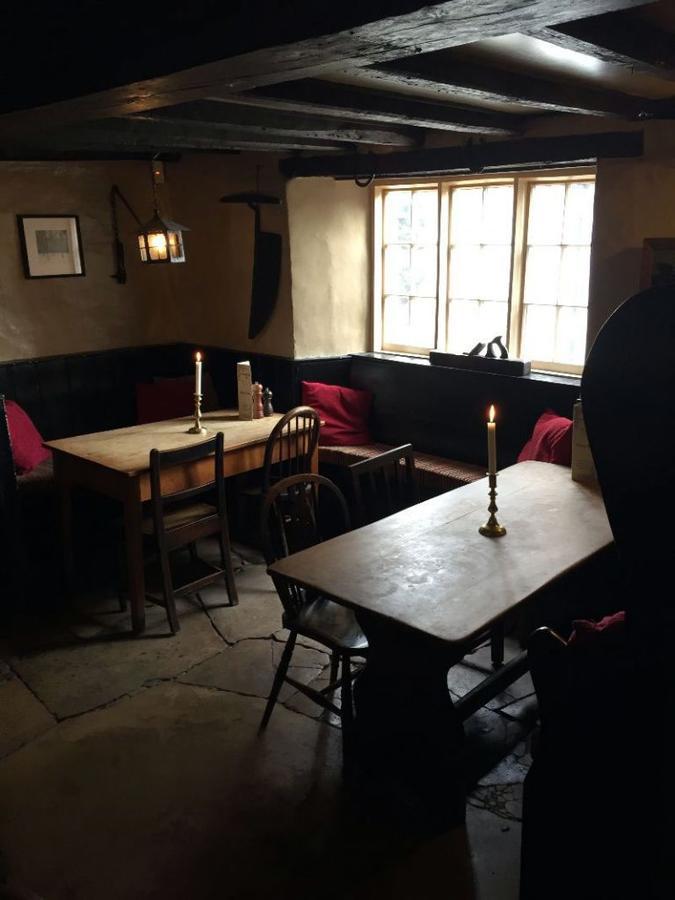 Compasses Inn Tisbury Εξωτερικό φωτογραφία